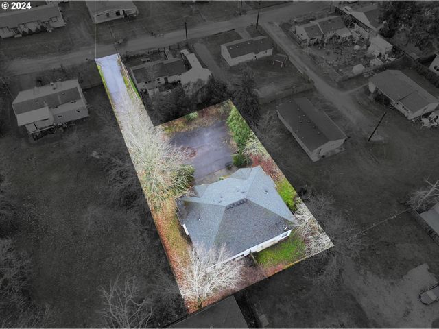 8913 Se RHONE St, Portland, OR 97266