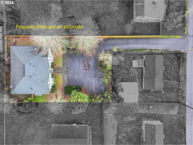 8913 Se RHONE St, Portland, OR 97266