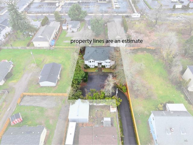 8913 Se RHONE St, Portland, OR 97266