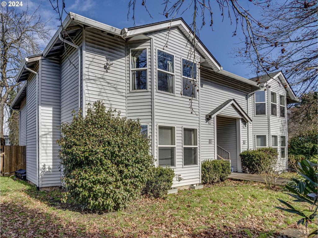 8913 Se RHONE St, Portland, OR 97266