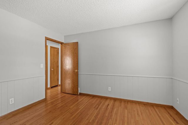 5956 5th Street NE, Fridley, MN 55432