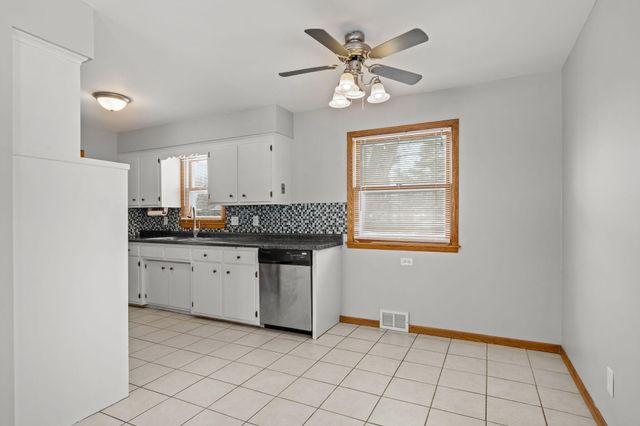 5956 5th Street NE, Fridley, MN 55432