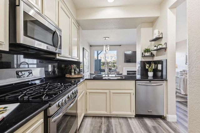 504 Shoal Circle, Redwood City, CA 94065