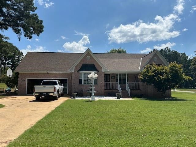 605 FARBER DR, Adamsville, TN 38310