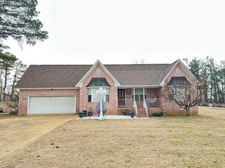 605 FARBER DR, Adamsville, TN 38310