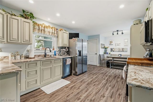 1477 E Garfield Road, New Springfield, OH 44443