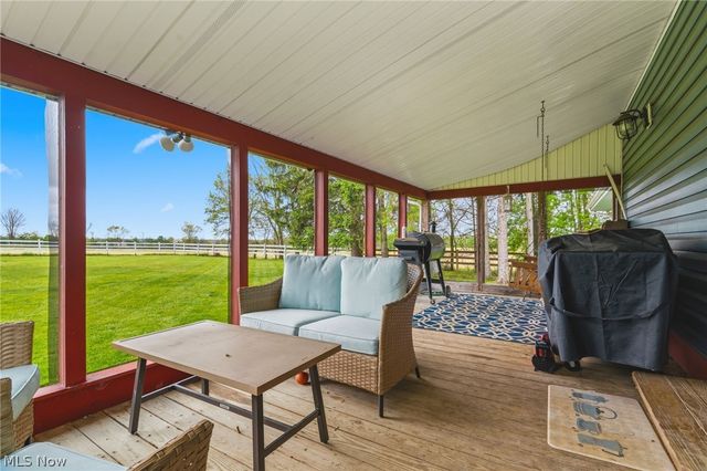 1477 E Garfield Road, New Springfield, OH 44443