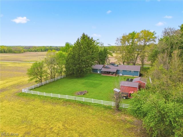 1477 E Garfield Road, New Springfield, OH 44443