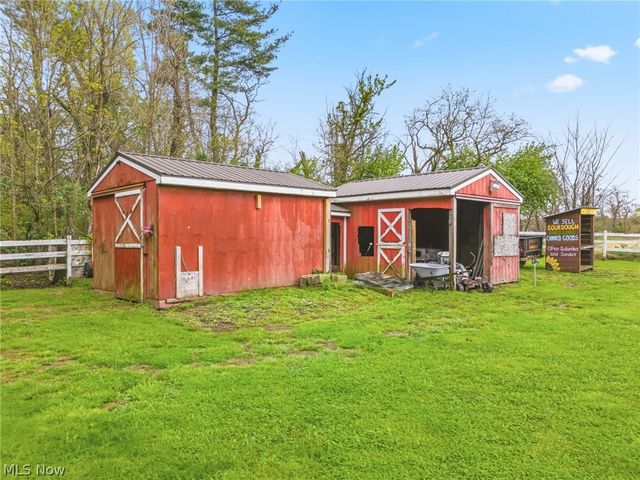 1477 E Garfield Road, New Springfield, OH 44443