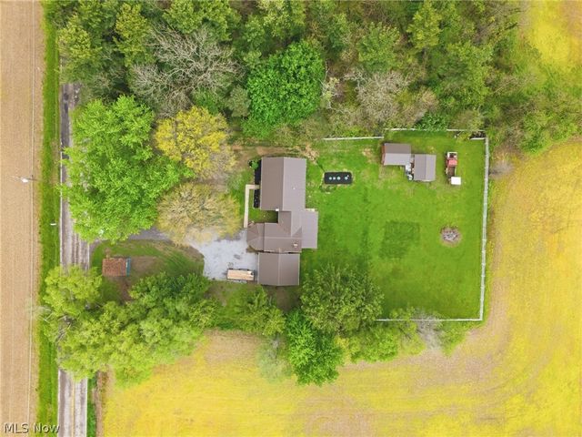 1477 E Garfield Road, New Springfield, OH 44443