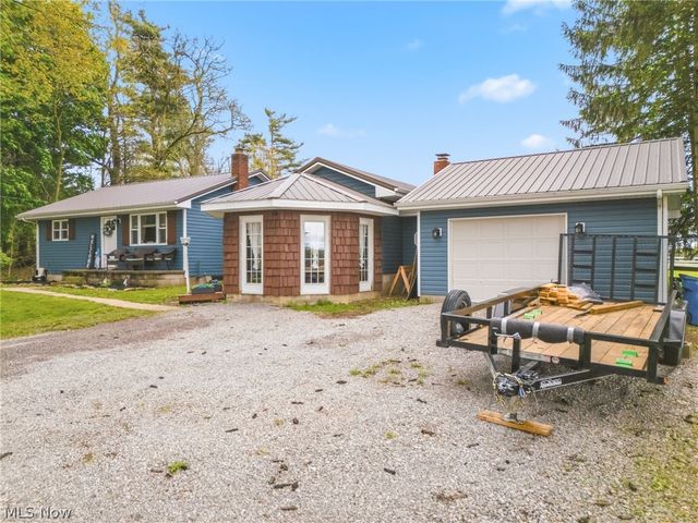 1477 E Garfield Road, New Springfield, OH 44443
