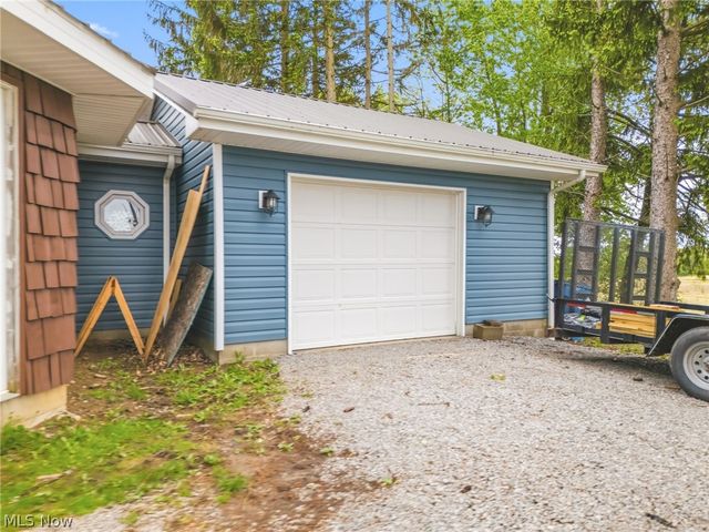 1477 E Garfield Road, New Springfield, OH 44443