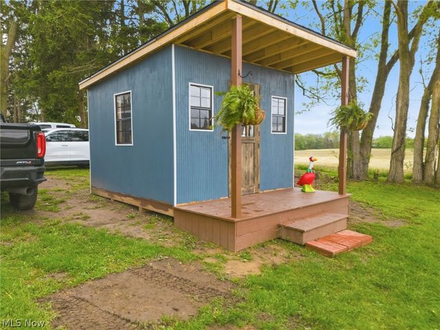 1477 E Garfield Road, New Springfield, OH 44443