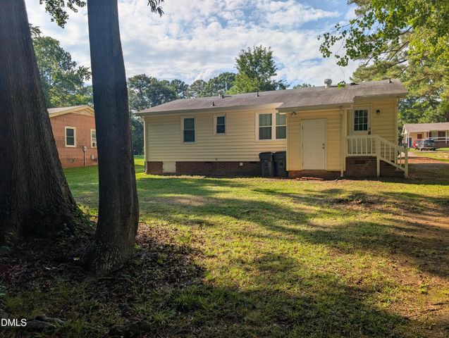 118 E Mciver Street, Zebulon, NC 27597