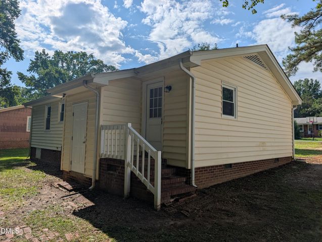 118 E Mciver Street, Zebulon, NC 27597