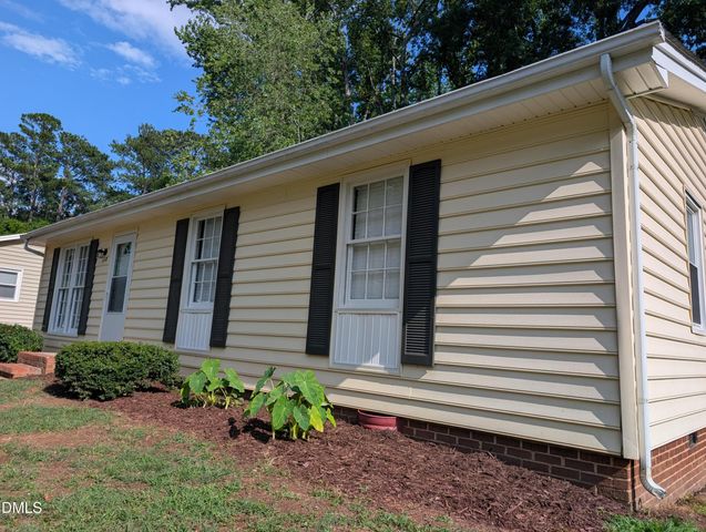 118 E Mciver Street, Zebulon, NC 27597