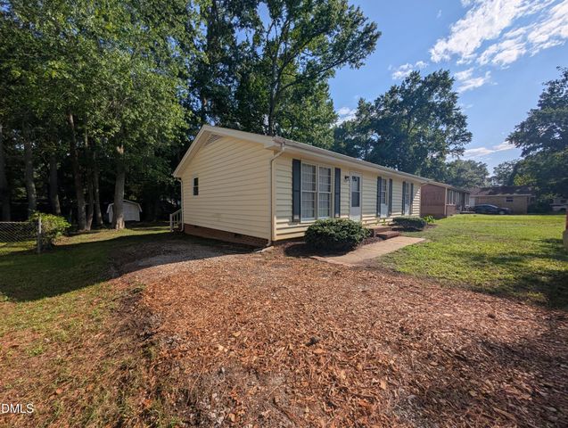 118 E Mciver Street, Zebulon, NC 27597