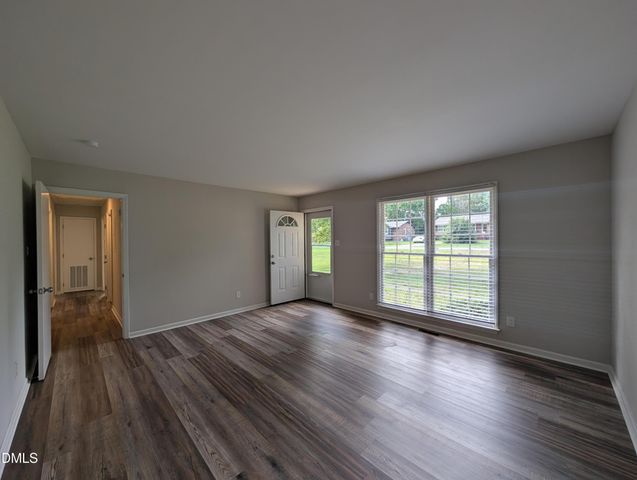 118 E Mciver Street, Zebulon, NC 27597