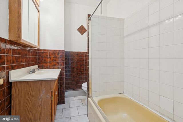 5813 MONTROSE ST, Philadelphia, PA 19143