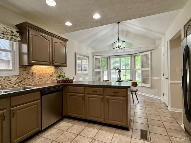 5 Hathaway Commons Drive, Lebanon, OH 45036