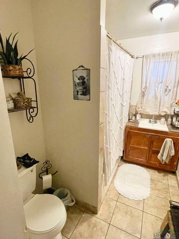 909 Wilson St, Marshall, TX 75670