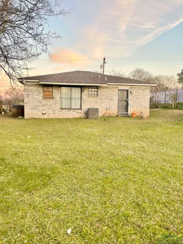 909 Wilson St, Marshall, TX 75670