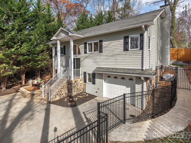 17 Lake Avenue, Black Mountain, NC 28711