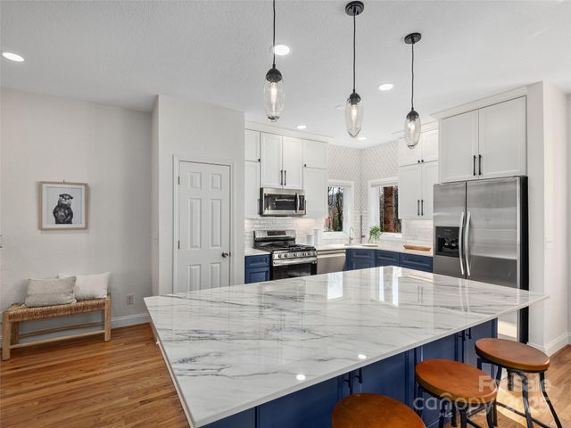 17 Lake Avenue, Black Mountain, NC 28711