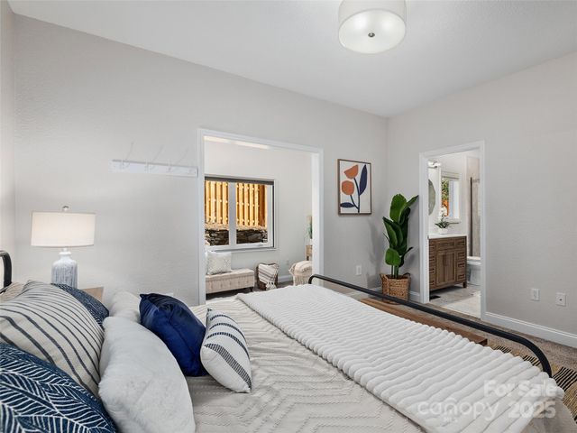 17 Lake Avenue, Black Mountain, NC 28711