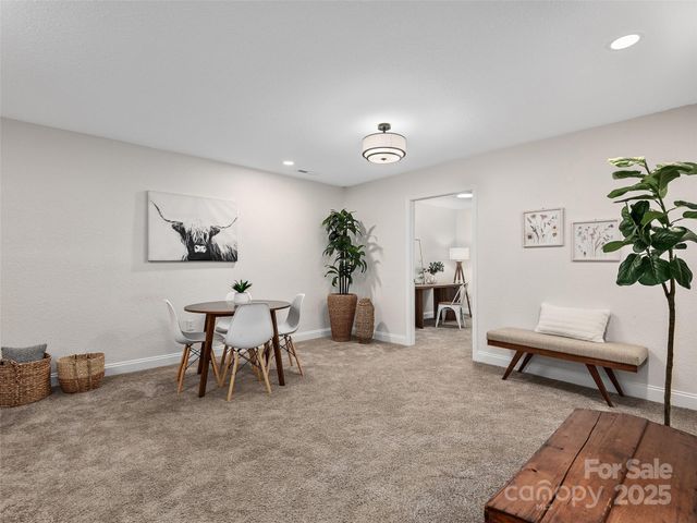 17 Lake Avenue, Black Mountain, NC 28711