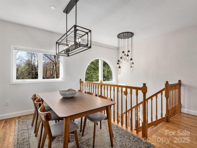 17 Lake Avenue, Black Mountain, NC 28711