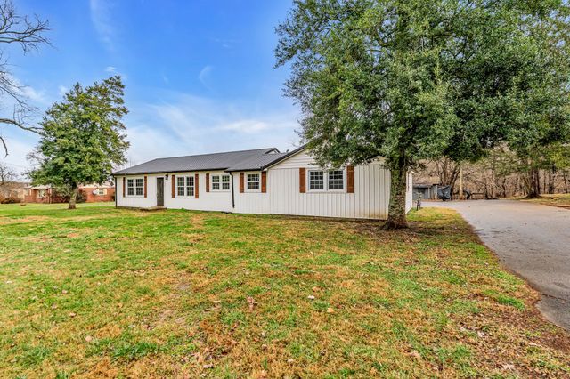 1105 Viola Rd, Mcminnville, TN 37110