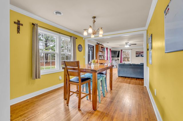 1105 Viola Rd, Mcminnville, TN 37110