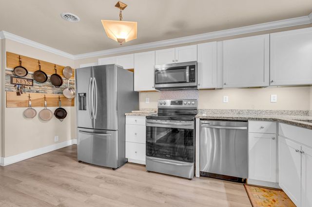 1105 Viola Rd, Mcminnville, TN 37110