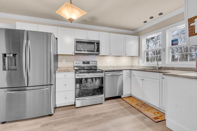 1105 Viola Rd, Mcminnville, TN 37110