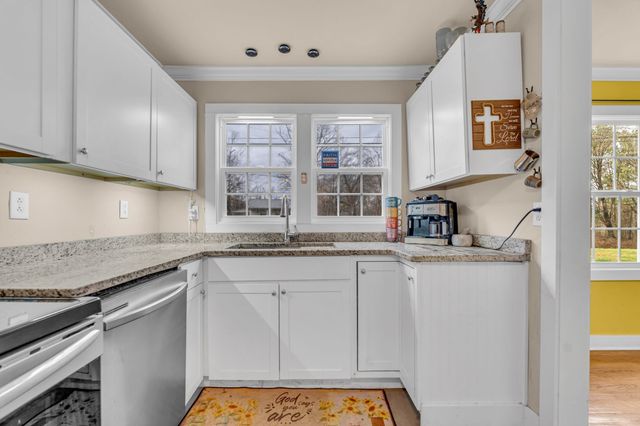 1105 Viola Rd, Mcminnville, TN 37110