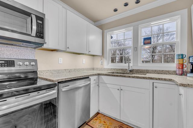 1105 Viola Rd, Mcminnville, TN 37110