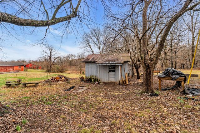 1105 Viola Rd, Mcminnville, TN 37110