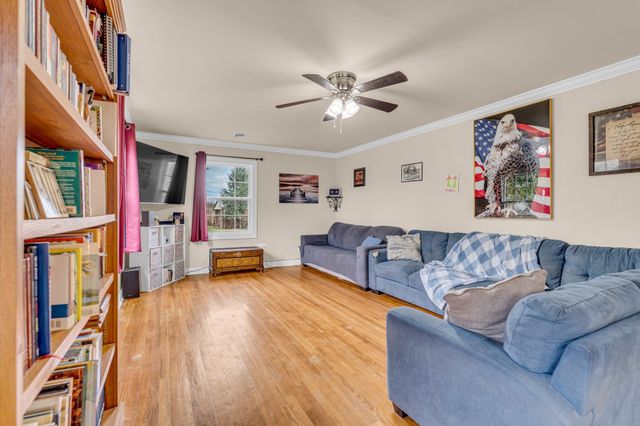 1105 Viola Rd, Mcminnville, TN 37110