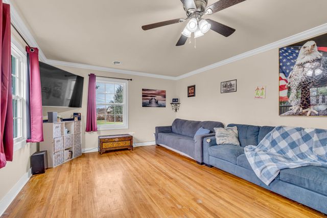 1105 Viola Rd, Mcminnville, TN 37110