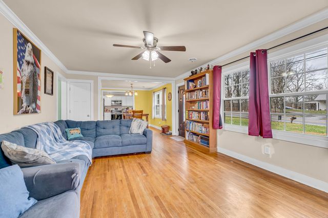 1105 Viola Rd, Mcminnville, TN 37110