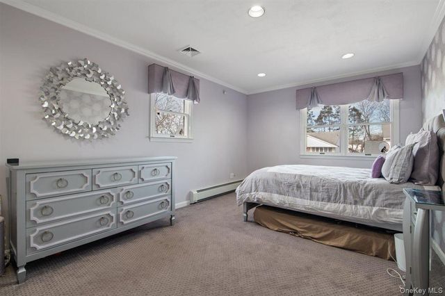 16 Valley Lane N, North Woodmere, NY 11581