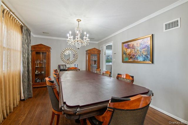 16 Valley Lane N, North Woodmere, NY 11581