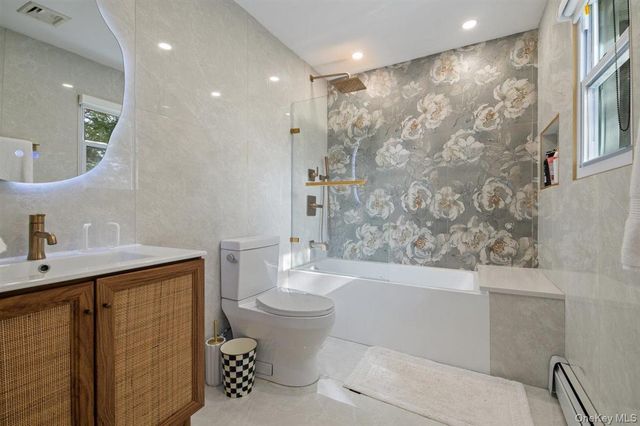 16 Valley Lane N, North Woodmere, NY 11581