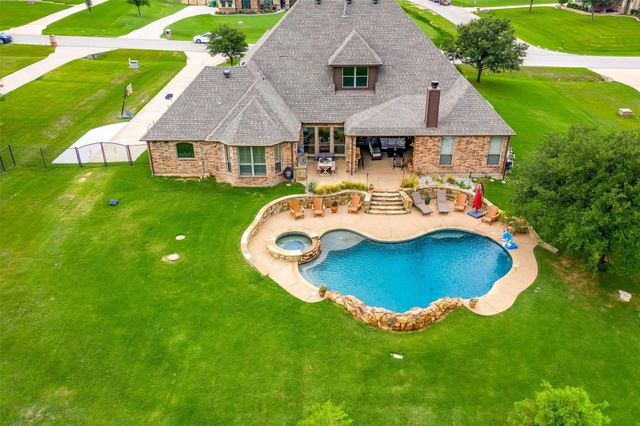 1227 Meredith Creek Lane, Fort Worth, TX 76179