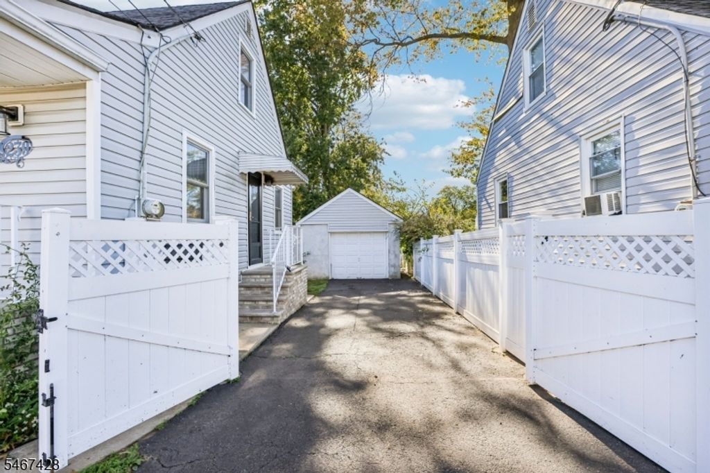 239 Bradford Ave, Linden City, NJ 07036 — photo 3