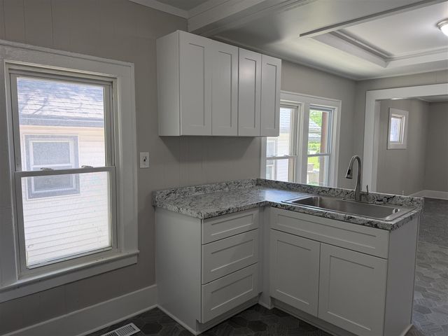 385 Central Avenue, Pontiac, MI 48341