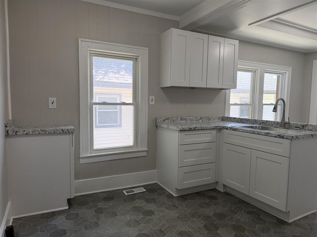 385 Central Avenue, Pontiac, MI 48341