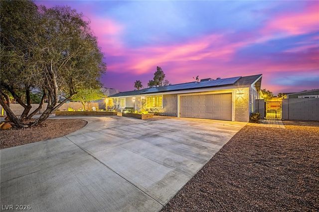 7733 Firethorn Lane, Las Vegas, NV 89123