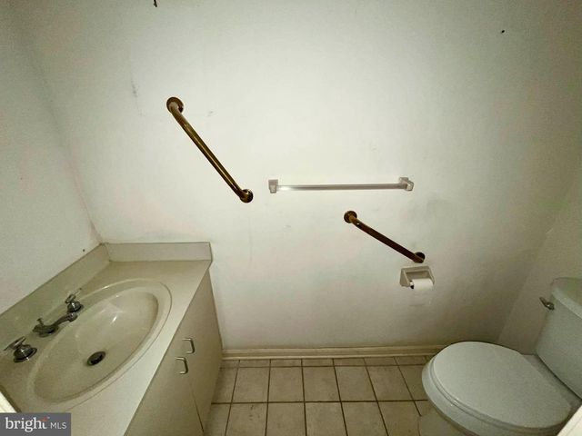 12 RIVER OAKS CIR, Baltimore, MD 21208